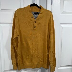Banana Republic Men's V-Neck Sweater in Mustard